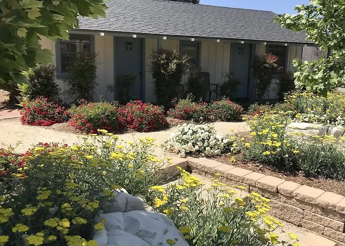 Farmhouse Motel