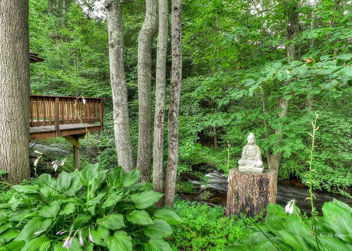 Magnolia Streamside Resort