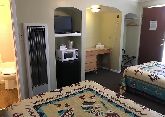 Sun -N- Sand Motel
