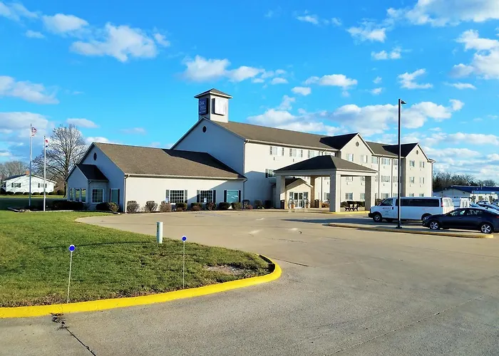 Oak Hill Inn & Suites