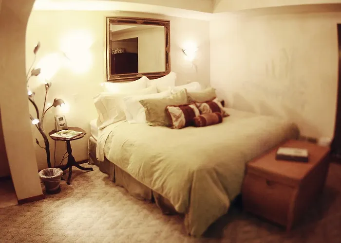 Avalon Luxury Bed & Breakfast Lodge