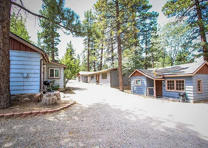 Fox N Bear Cottages Big Bear