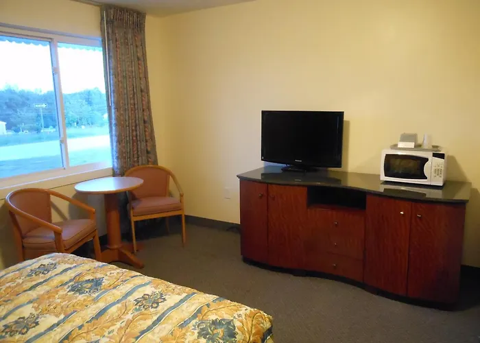 Krystal Penguin Inn