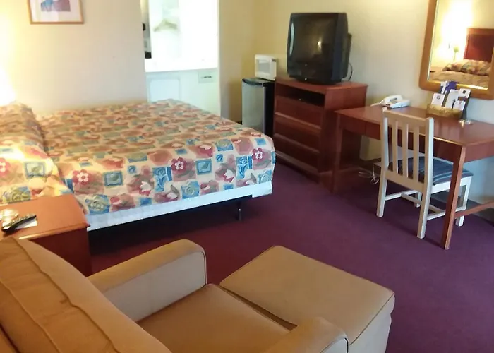 Knights Inn Toledo West