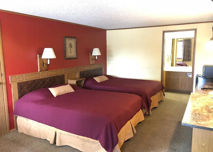 Arbor Inn Of Historic Marshall