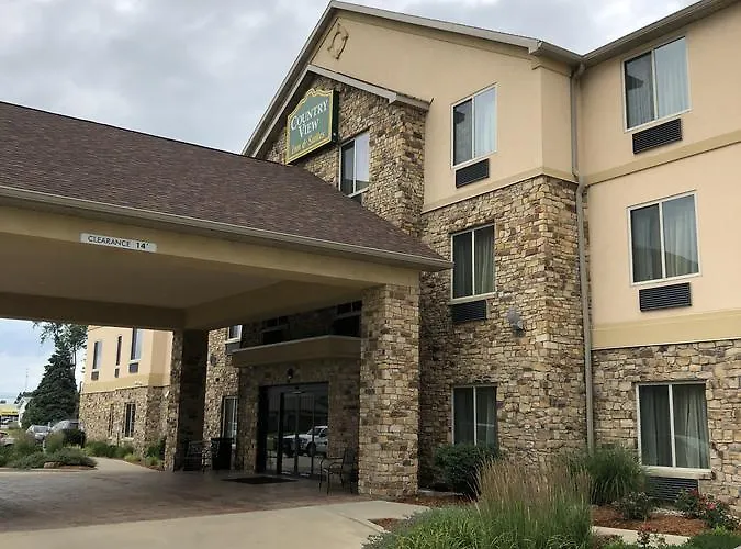 Countryview Inn & Suites