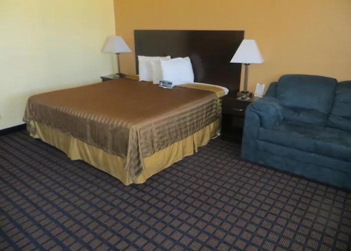 Travelodge By Wyndham Dodge City