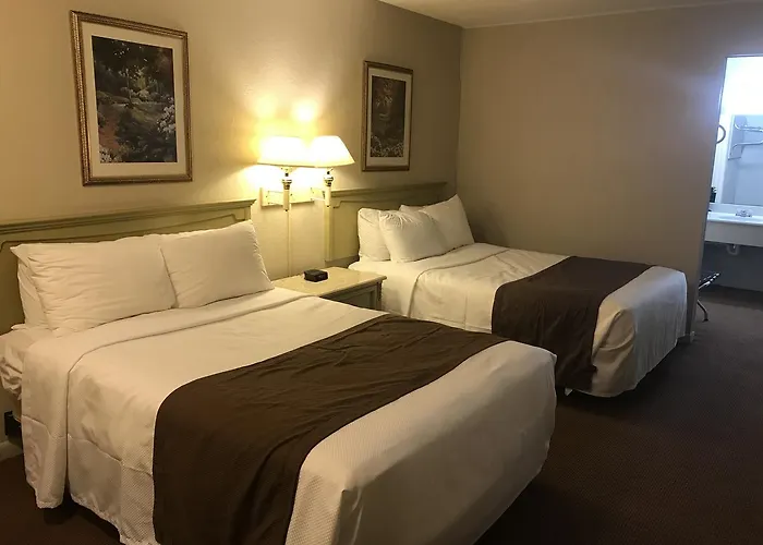 The Hometown Inn