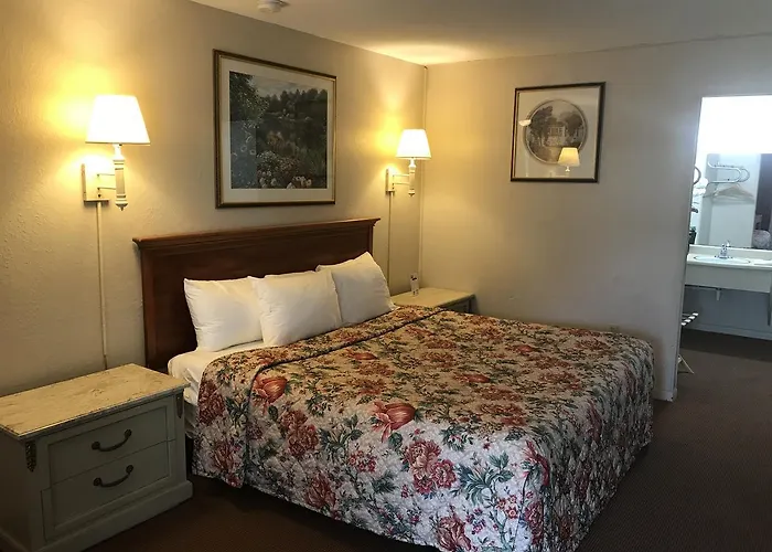The Hometown Inn
