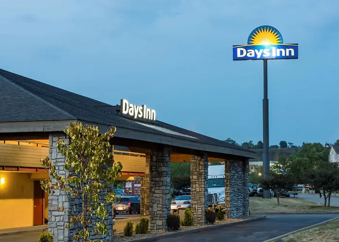 Days Inn By Wyndham Pittsburgh-Harmarville