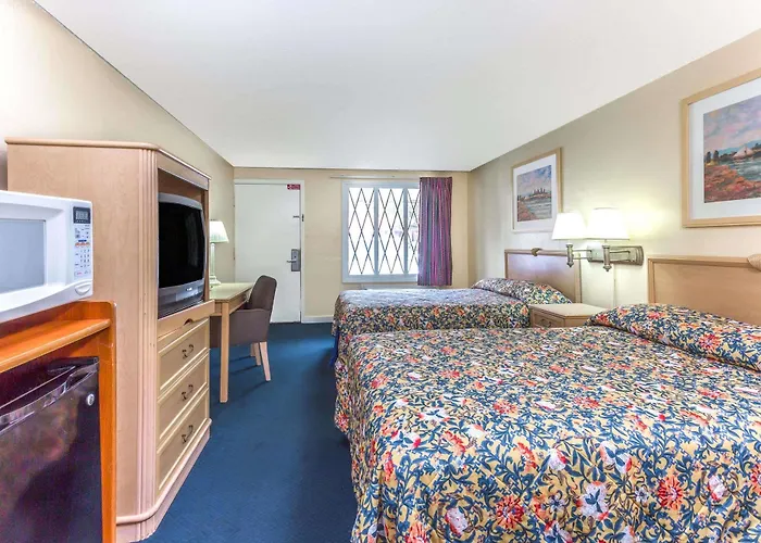 Knights Inn Norcross