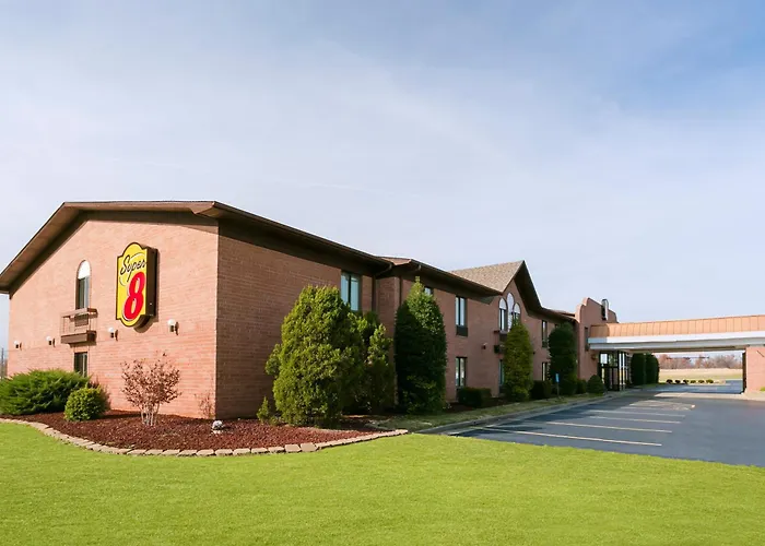 Super 8 By Wyndham Metropolis