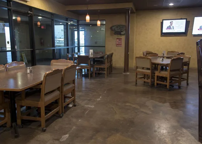 Moberly Inn & Suites