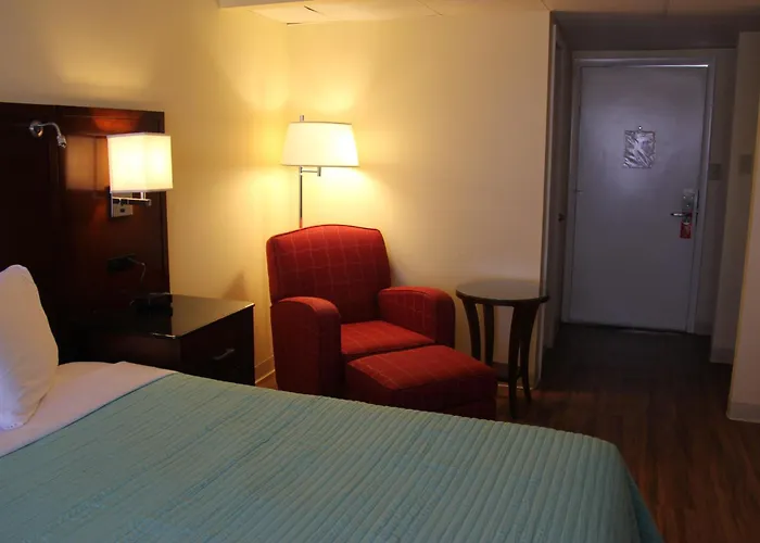 Seaside Inn & Suites