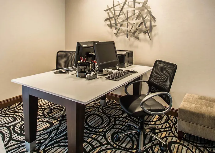 Comfort Suites Fort Lauderdale Airport South&Cruise Port