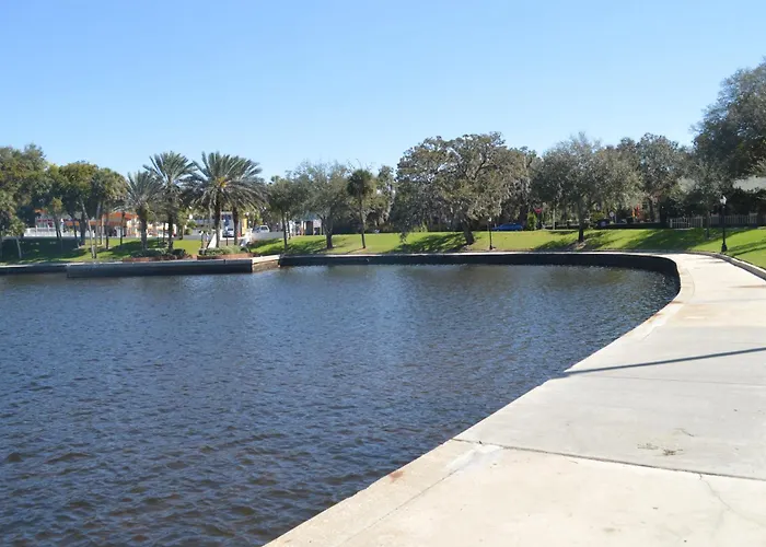 Tarpon Inn