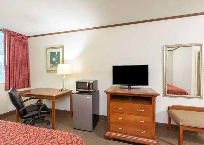 Schenectady Inn