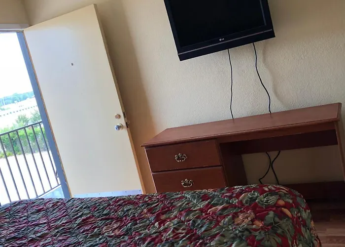 Country Host Inn