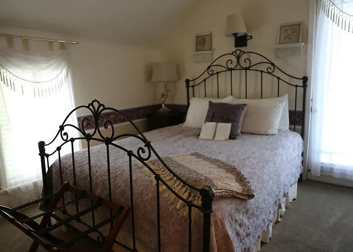 Martha'S Vineyard B & B
