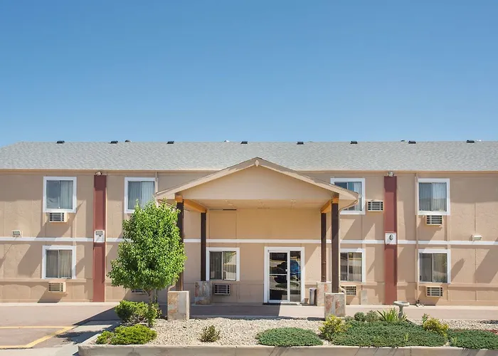 Super 8 By Wyndham Limon