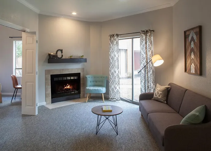 Cloverleaf Suites Baton Rouge