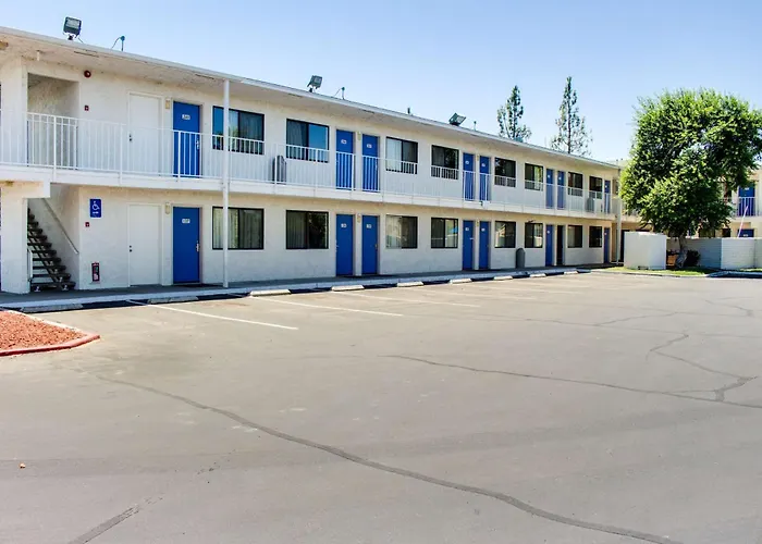 Motel 6-Bakersfield, CA - South