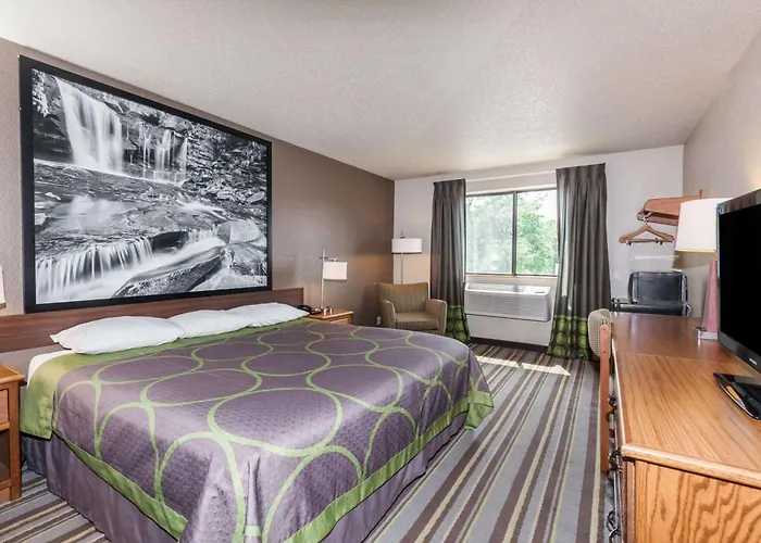 Super 8 By Wyndham Dunbar/Charleston Area