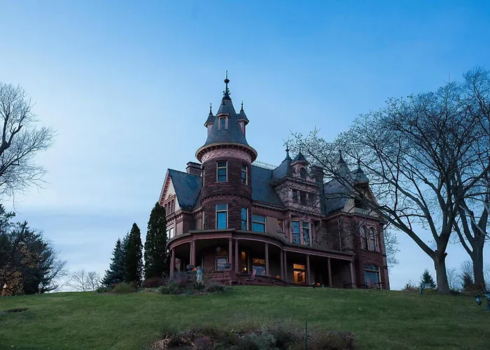Henderson Castle Inn