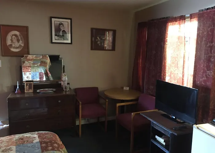 Holiday Lodge