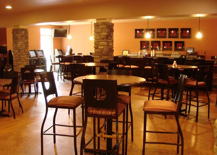Crandon Inn & Suites