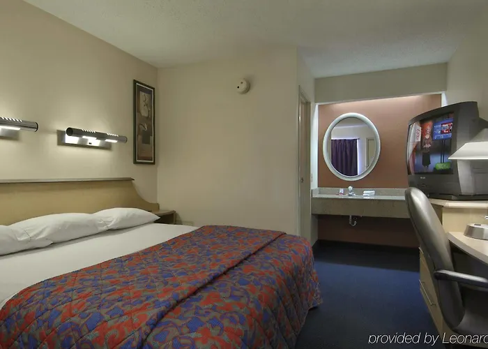 Red Roof Inn Detroit - Farmington Hills