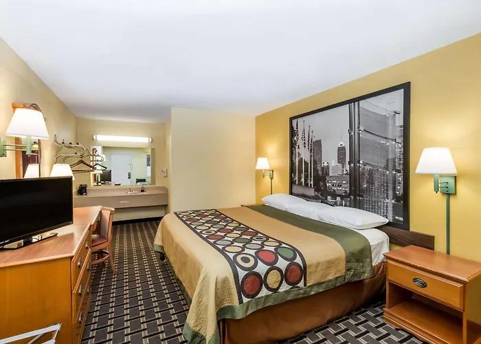 Super 8 By Wyndham Indianapolis-Southport Rd