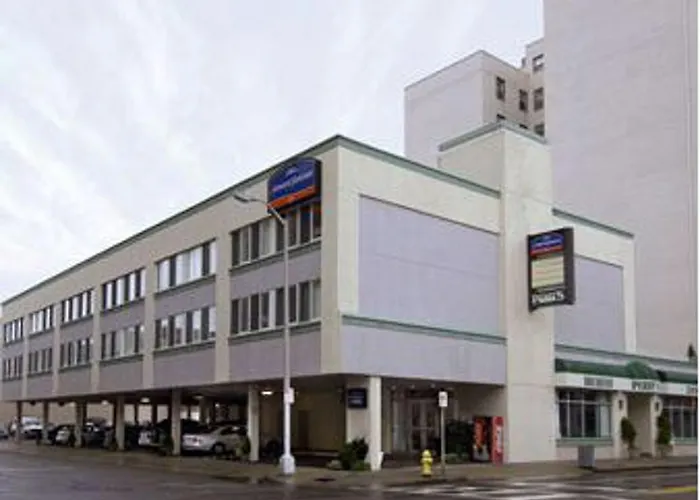 Howard Johnson By Wyndham Atlantic City Boardwalk