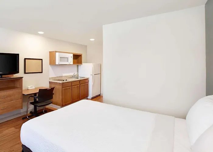 Woodspring Suites Lake Charles