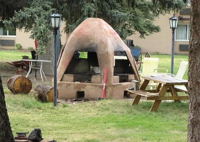 Indian Hills Inn, Taos Plaza