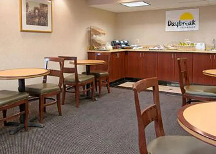 Days Inn By Wyndham Arlington Pentagon