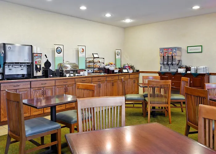 Country Inn & Suites By Radisson, Peoria North, Il