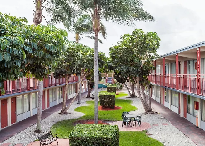 Days Inn By Wyndham West Palm Beach