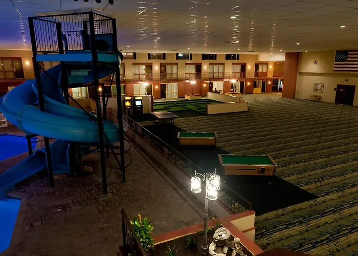 Grand Texan Hotel And Convention Center