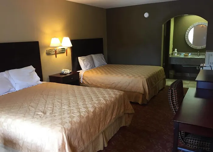 Deluxe Inn And Suites York