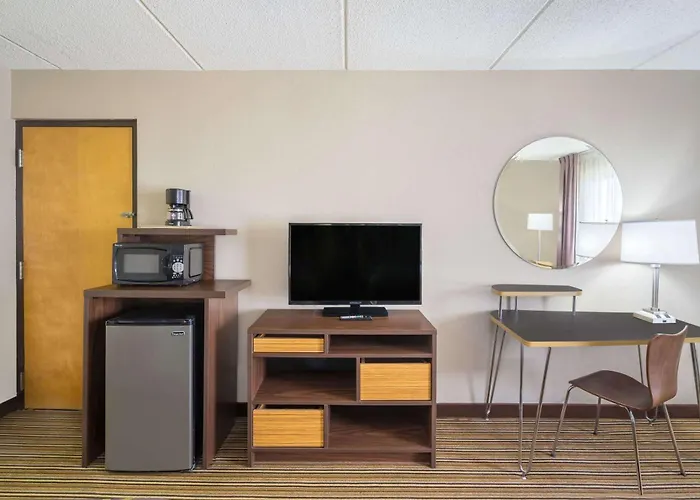 Super 8 By Wyndham Knoxville North/Powell