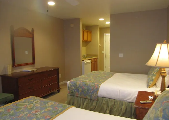 Breakwater Inn