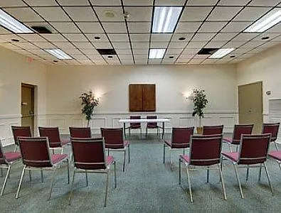 Howard Johnson Inn Clinton