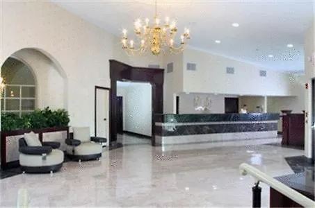 Congress Hotel & Suites
