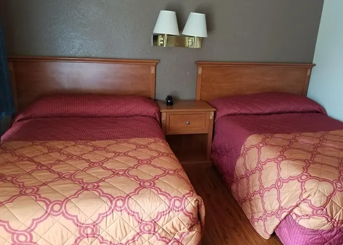 Tiffany Inn Corona