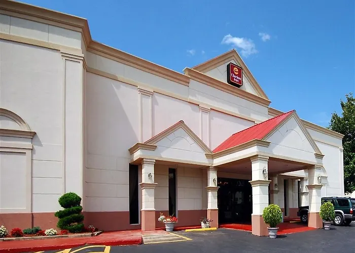 Clarion Inn & Fundome