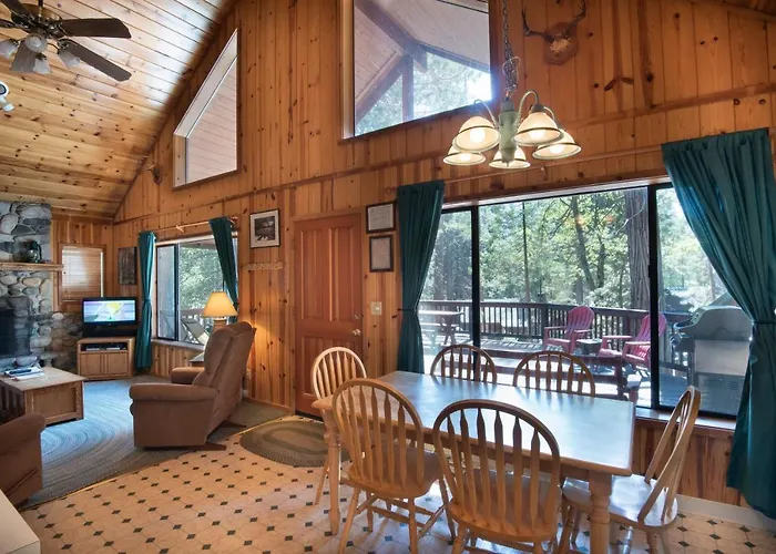 Wawona Cabin At The Redwoods In Yosemite