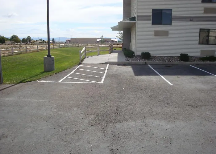 Travelodge By Wyndham Milford