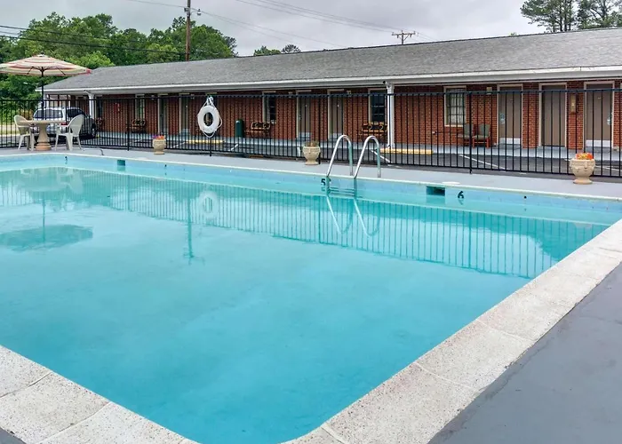 Rodeway Inn & Suites Williamsburg