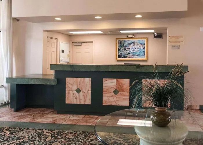Economy Inn & Suites
